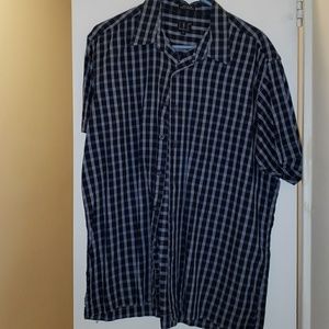 Men's short sleeved button down shirt
